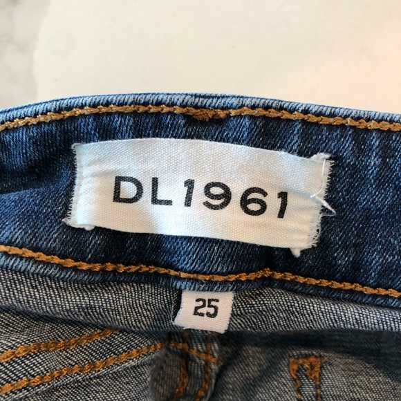 DL1961 Margaux Intrasculpt Mid Rise Skinny - Picture 3 of 6